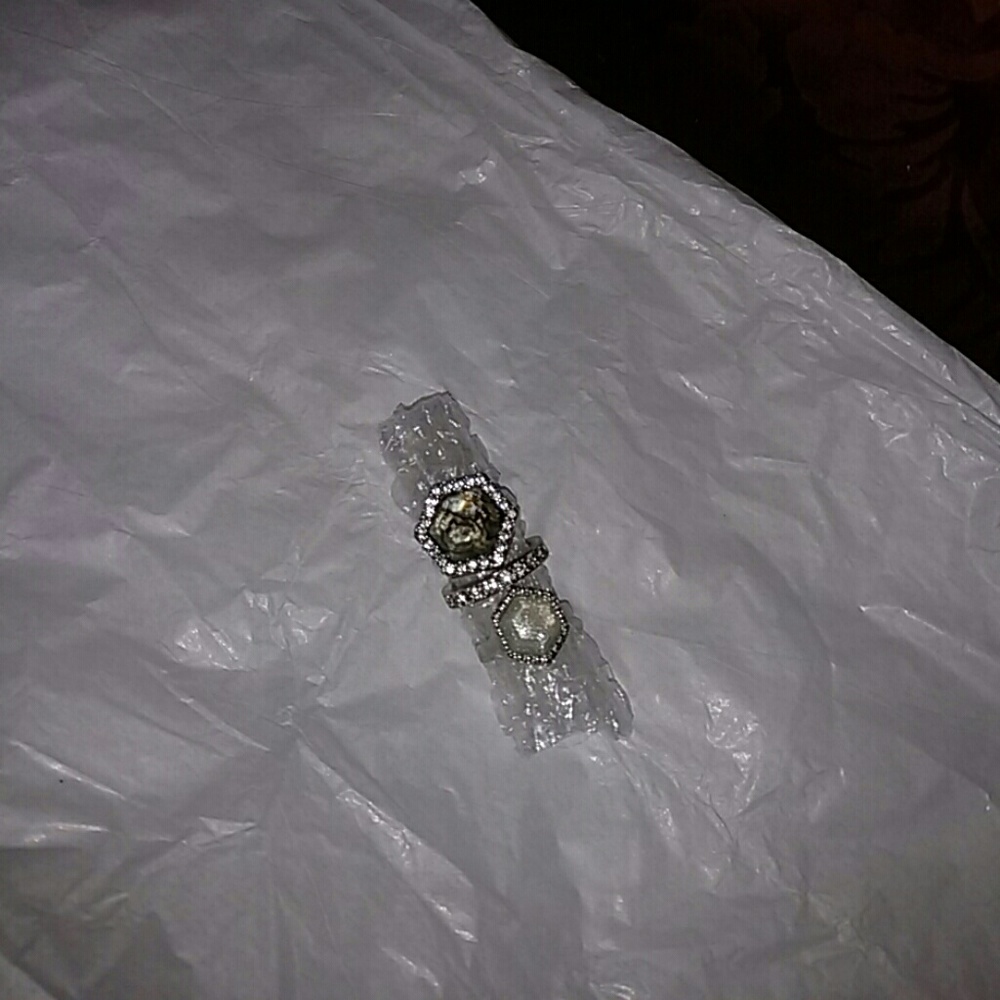 Set of three rings crystal and faux gems.
